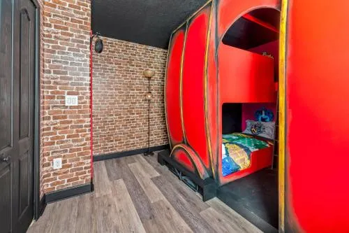 Heated Pool + Waterpark+ Game Room + Lazy River photo 2