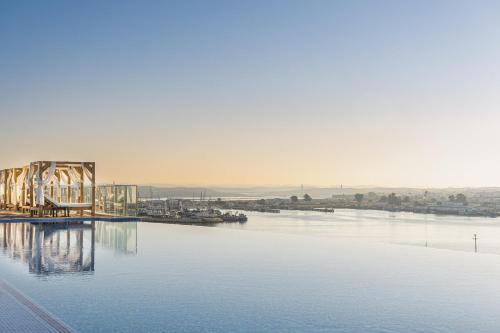 Jupiter Marina Hotel