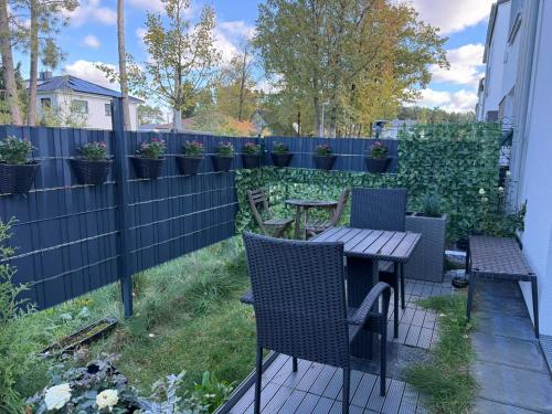 設施, Cozy Modern Apartment near Berlin with Free Parking & Fast WiFi in 呂德斯多夫拜柏林