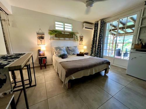 L Atelier de Nos Rêves-Piscine et lagon (L Atelier de Nos Reves-Piscine et lagon) in 聖安娜