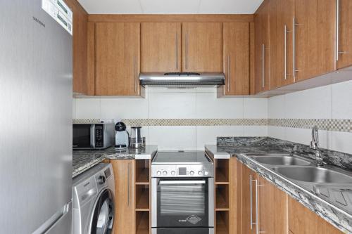 VayK - Spacious 2BR in JLT with Marina Views - image 6