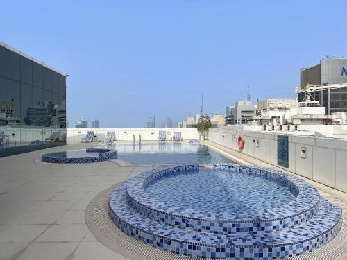 VayK - Spacious 2BR in JLT with Marina Views - image 9