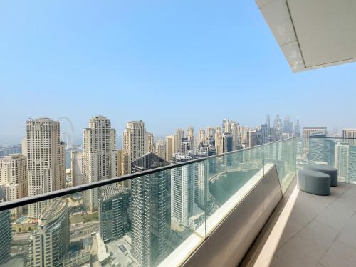 VayK - Ultra-Luxury 3BR Marina Retreat with Stunning View - image 3