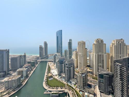 VayK - Ultra-Luxury 3BR Marina Retreat with Stunning View - image 8