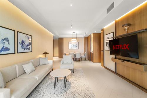 VayK - Exceptional 3BR at Address Dubai Opera - image 10
