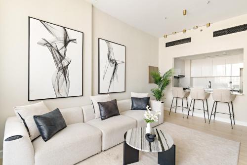 VayK - Luxurious 2BR in JVC - image 7