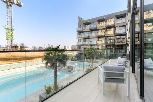 VayK - Luxurious 2BR in JVC - image 14