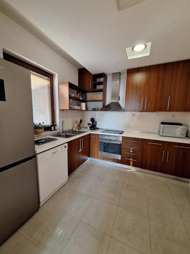 Quiet, Family-Friendly House with Garden & Parking, Skopje (fotografie 10)