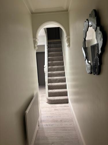 Bittern Lodge Homestay with Free Offsite Parking Spacious Kitchen with a Modern Bathroom Near the Ri in Bitterne Park