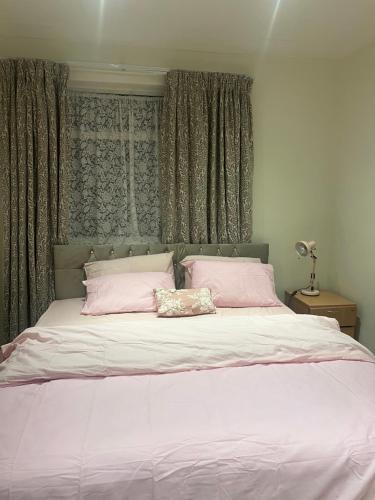 Bittern Lodge Homestay with Free Offsite Parking Spacious Kitchen with a Modern Bathroom Near the Ri in Bitterne Park