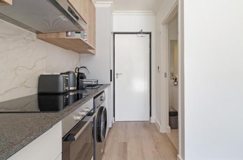 The York Apartments - main image