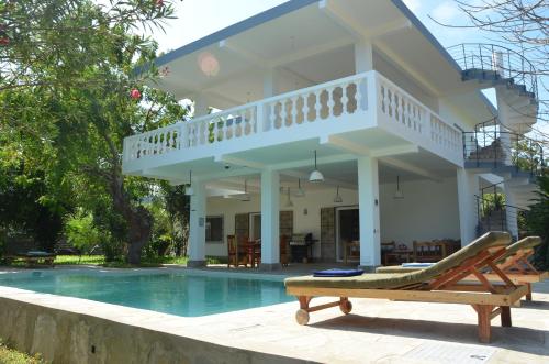 Villa Nika, between palm trees, beach and elephants – khách sạn tại Watamu