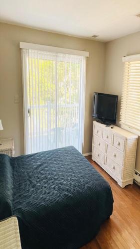 5 Br Ship Bottom- Bayside Short Walk To Beach, in Ship Bottom, USA