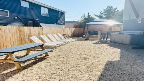 5 Br Ship Bottom- Bayside Short Walk To Beach, in Ship Bottom, USA