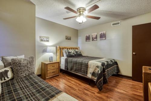 Cozy Bear Condo - Prime location just minutes from Ober Mountain downtown Gatlinburg - image 3