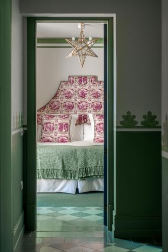 Cristine Bedfor Sevilla Boutique Hotel - image 3