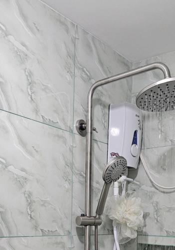 1 Bedroom Townhouse with Airconditon ,Water heater and free wifi,fully furnished in Angono