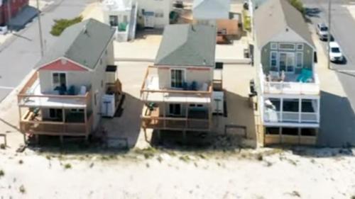 5 Bedroom Of In The Crest With Hot Tub in Beach Haven Crest, USA