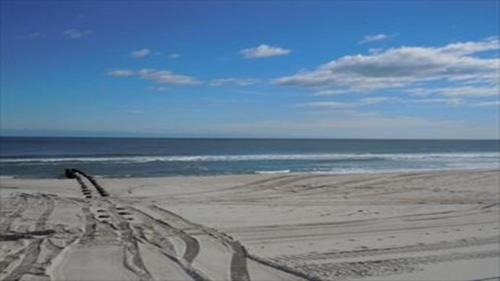 5 Bedroom Of In The Crest With Hot Tub in Beach Haven Crest, USA