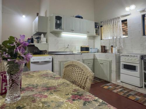 Casa de Verano en Ypacarai con lago natural, Piscina, Naturaleza in Ypacaraí