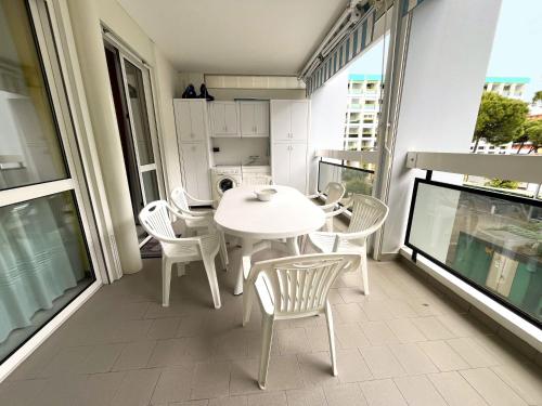 Terrace apartment near beach