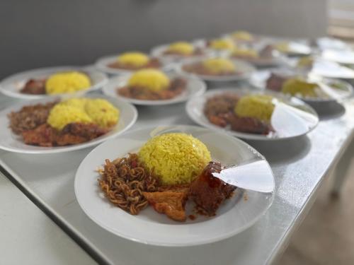 Makanan dan Minuman, Wisma Syariah Pasar Baru in Topoyo