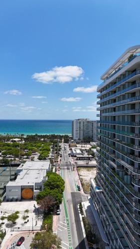 Luxury View-Walk to beach! – khách sạn tại Surfside