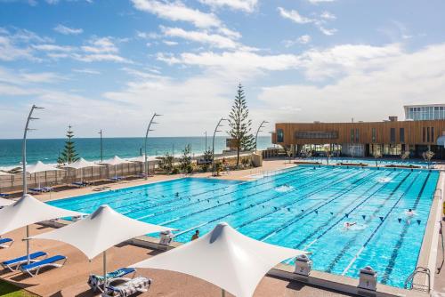 Coastal Comfort 1 King, 2 Queen Beds With Park Views - Perth