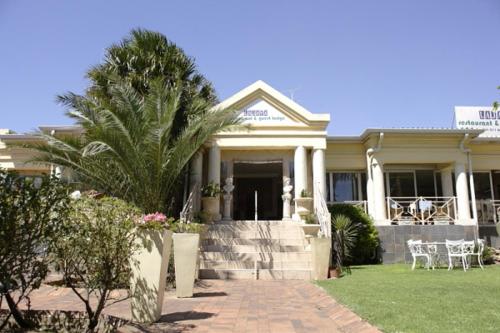 Lajava Guest Lodge in Krugersdorp