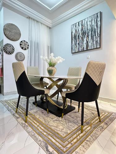Azure Villa Suites Apart Hotel in Лімбе
