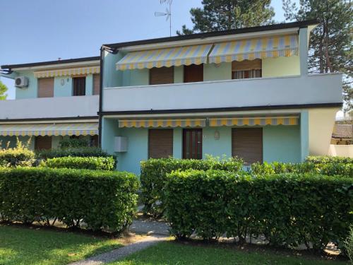 Apartment with garden and pool access