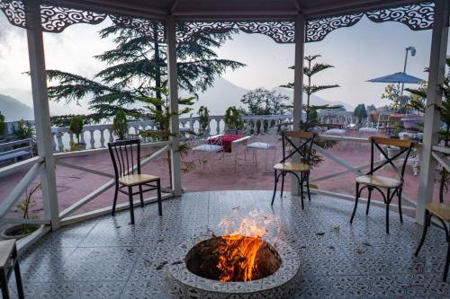 Arvelia Colonial Manor - Luxe by Da Alohas, Mussoorie