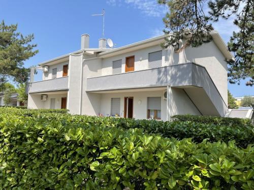 Comfy flat with pool in Bibione