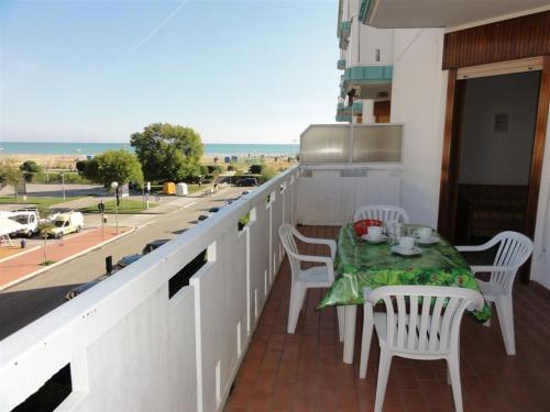 Family flat close to the beach