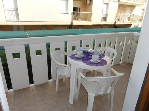 Flat in seafront condominium with parking