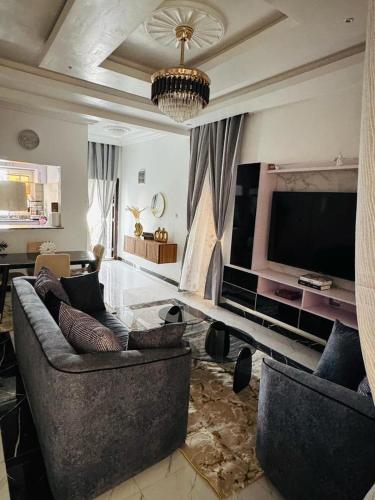 Azure Villa Suites Apart Hotel in Лімбе