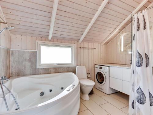 Holiday Home Velena - from the sea by Interhome in Hvide Sande