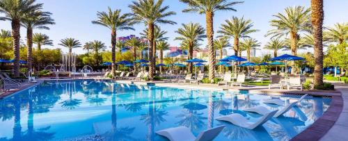 Wyndham Margaritaville Desert Blue 2BR Apartment with Resort Access - image 7
