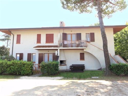 Bright flat in a villa with balcony