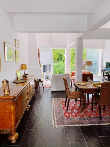 Casa Lisroyan - Pool & Garden Villa in Armacao in Alcantarilha