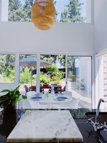 Casa Lisroyan - Pool & Garden Villa in Armacao in Alcantarilha