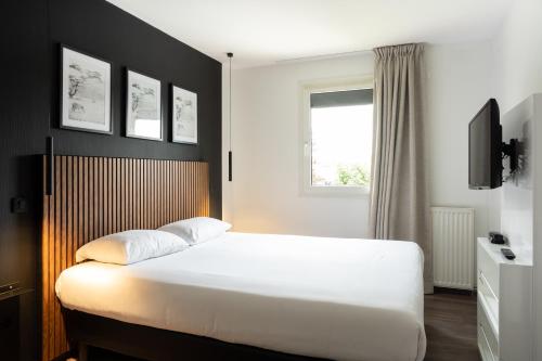 1 queen bed, 2 twin beds