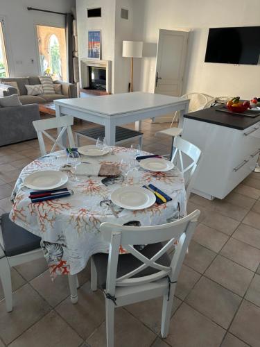 Villa provencale aux Issambres avec vue sur le golfe St Tropez in Roquebrune-sur-Argens