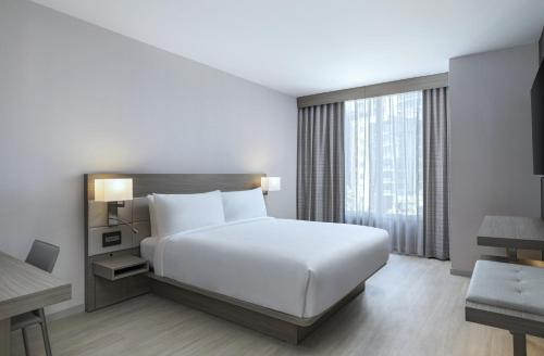 AC Hotel by Marriott Las Vegas Symphony Park - image 13