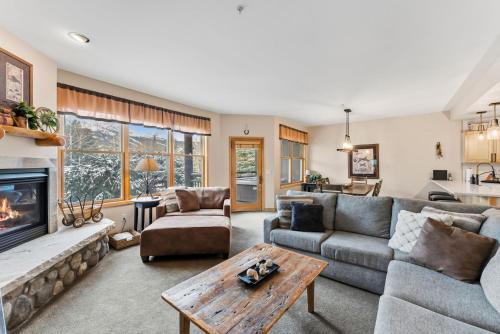 The Cozy Corral Private Hot Tub Walk to Town in Breckenridge, USA