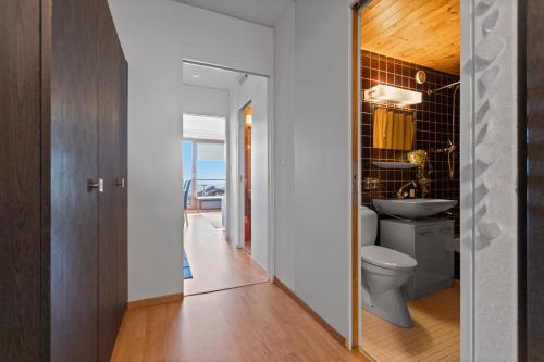 ห้องน้ำ, Crans-Montana, 5 pers, balcon vue et parking privé (Crans-Montana, 5 pers, balcon vue et parking prive) in ร็องดอญ