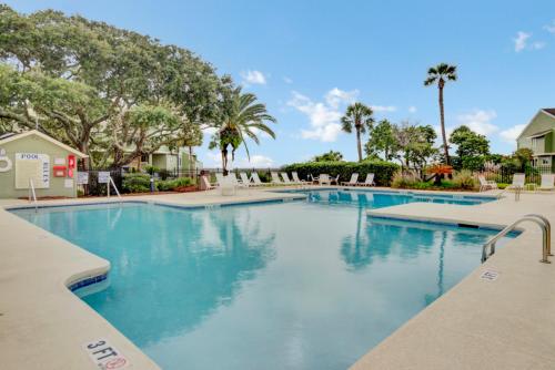Mariners Walk 1B by Wild Dunes, Oceanfront Condo in Isle of Palms, USA