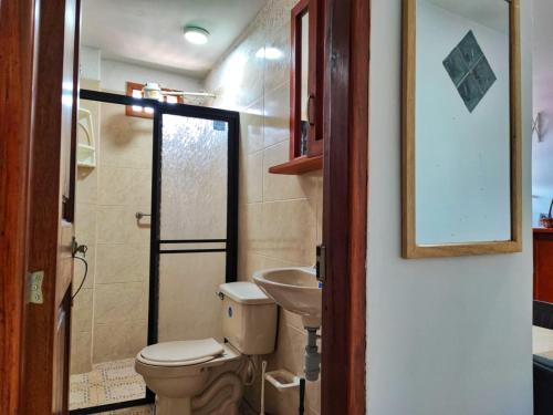 Shower, Apartamentos de 2 habitaciones cerca al parque in Támesis