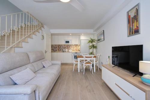 Home4U San Antonio - 1 min Walk to Beach