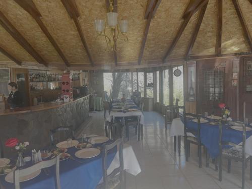 Restaurant, Cabanas Blanche Neige Wellness & SPA in Termas De Chillan